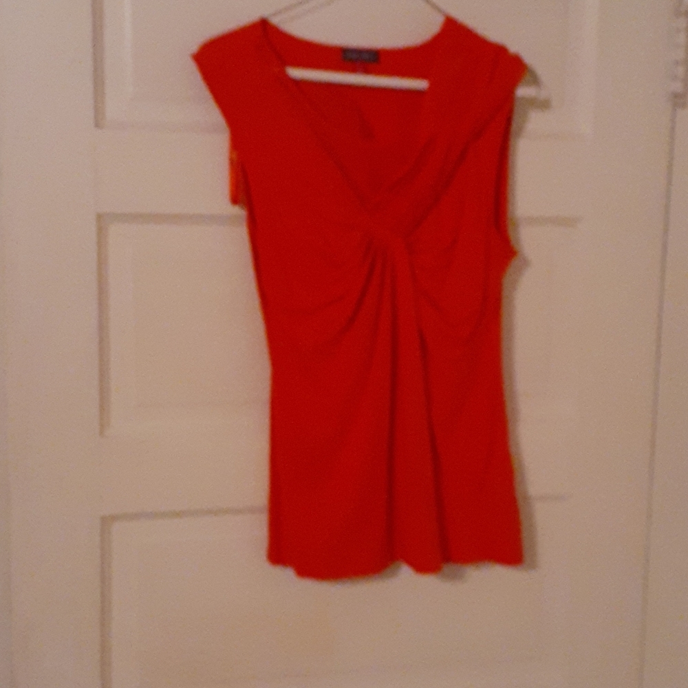 Red Top - Picture 2 of 2